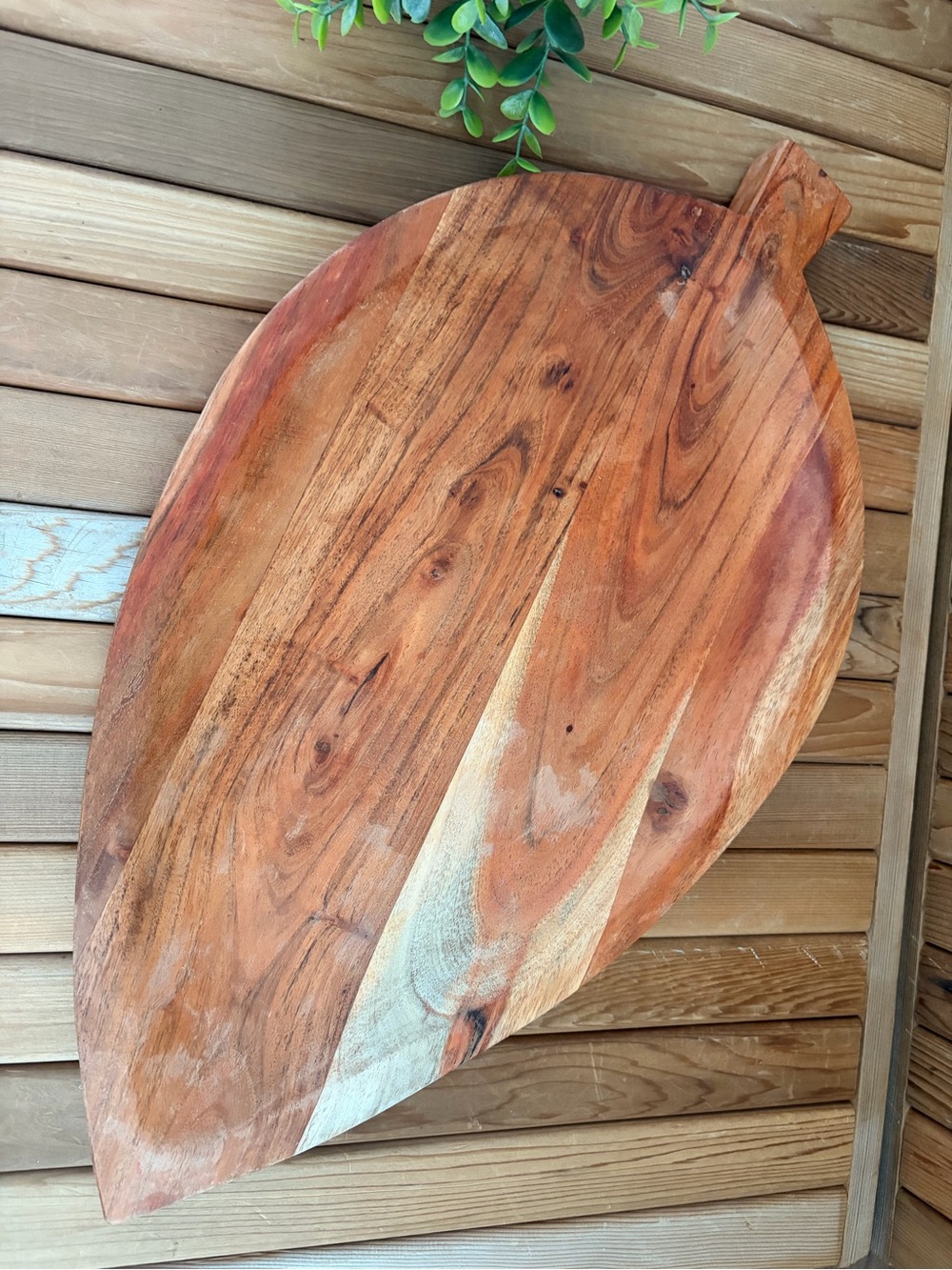 Handcrafted Leaf-Shaped Acacia Wood Serving Board, Decor or Charcuterie Platter - Picture 4 of 4
